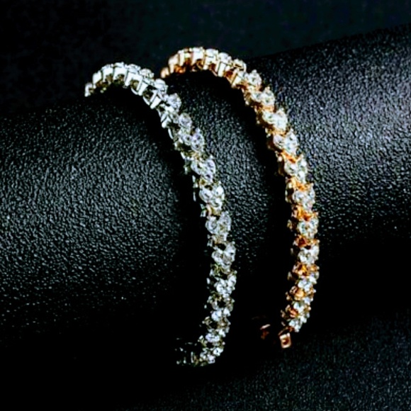 Heart Tennis Bracelet - Picture 2 of 8